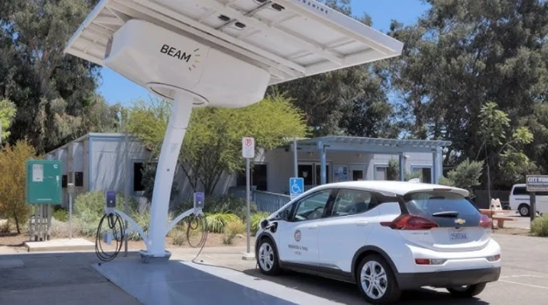 essential-solar-charging-hybrid-cars